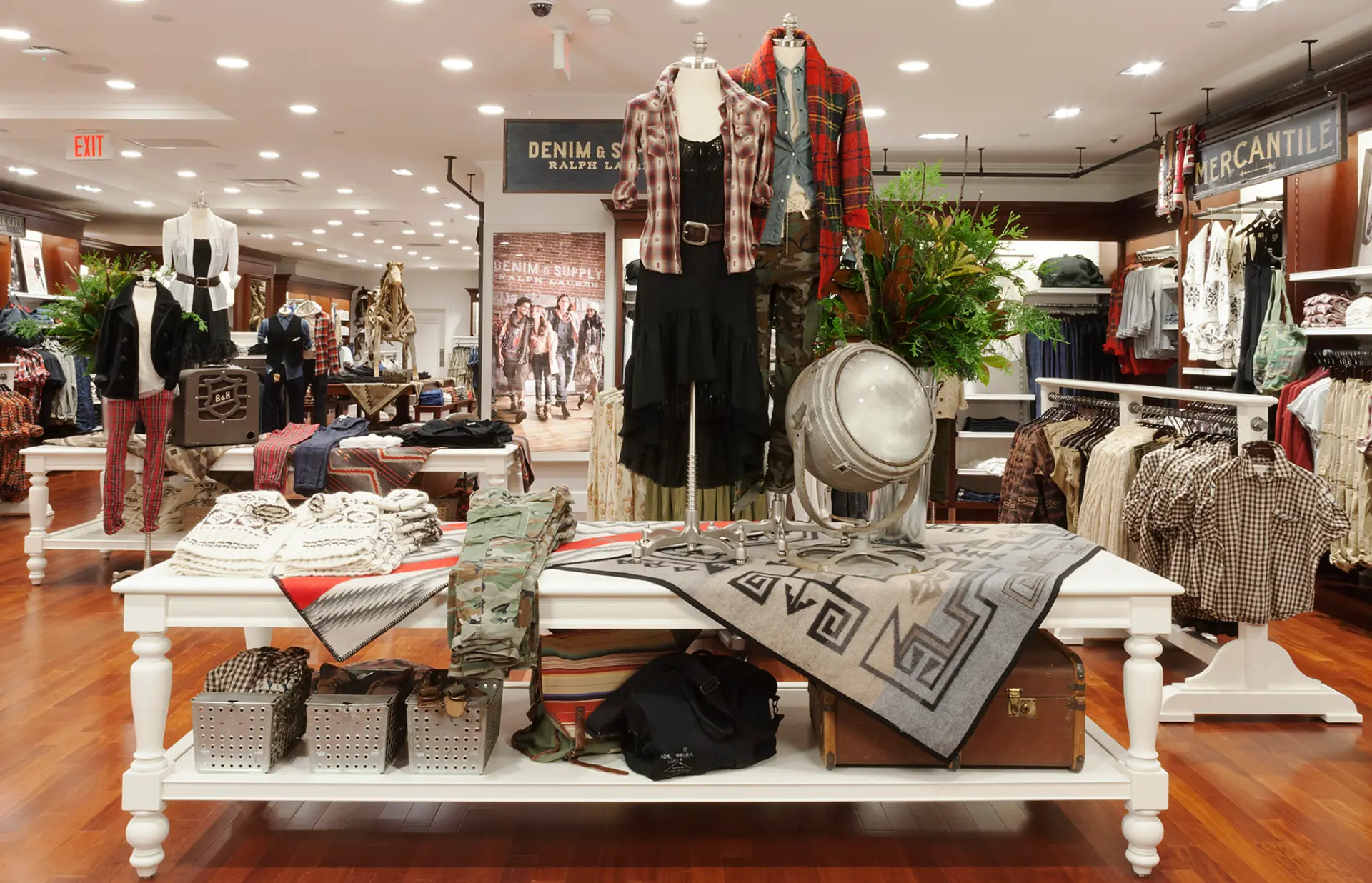 Denim & Supply retail environment